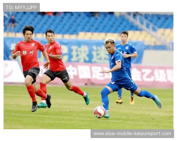 前锋倒钩惊艳全场入选周末十大精彩，球迷热议不已