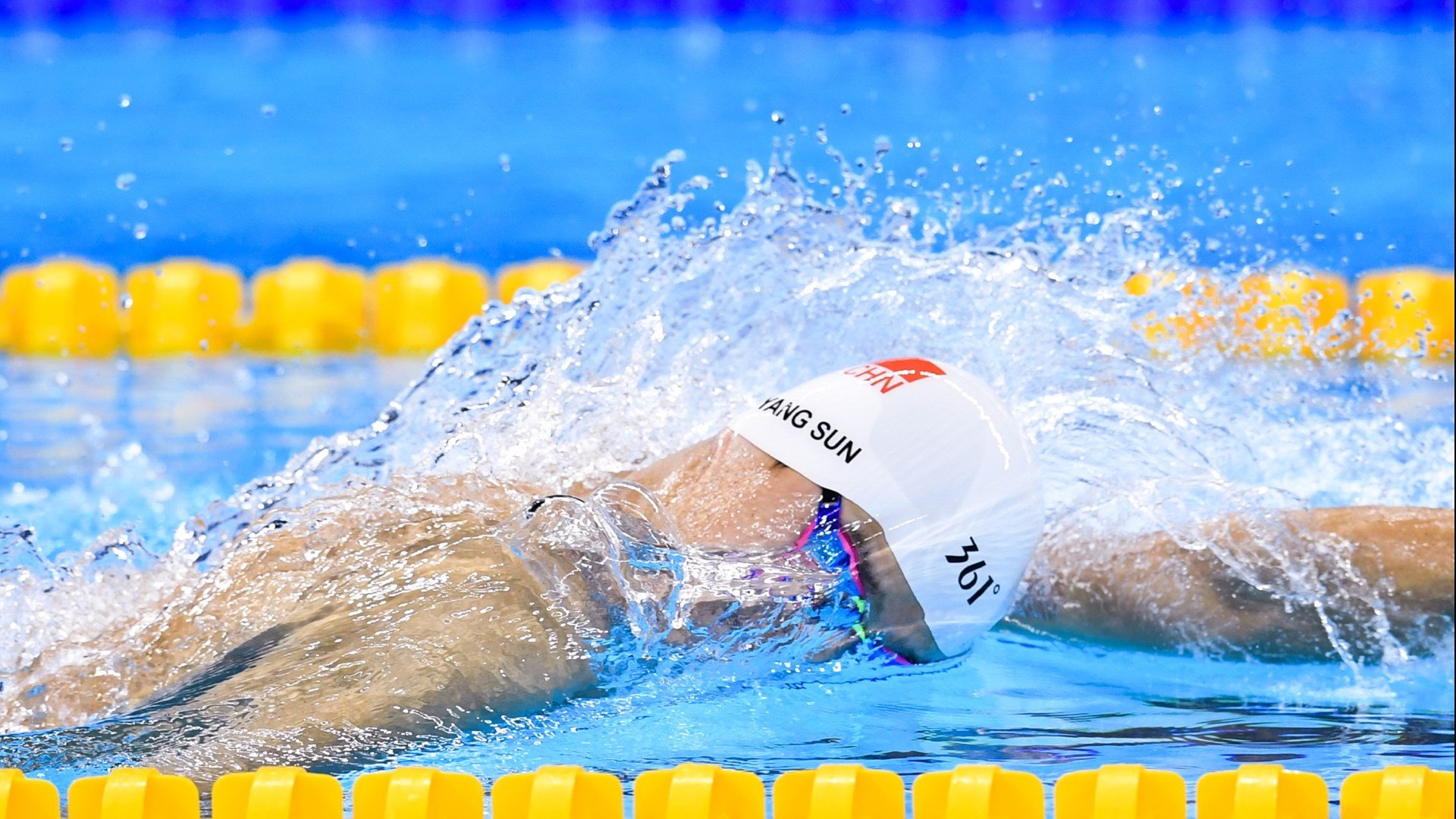 CBA常规赛广东宏远主场力克吉林男篮,胡金秋内线攻防全面开花,广东宏远与吉林的比赛